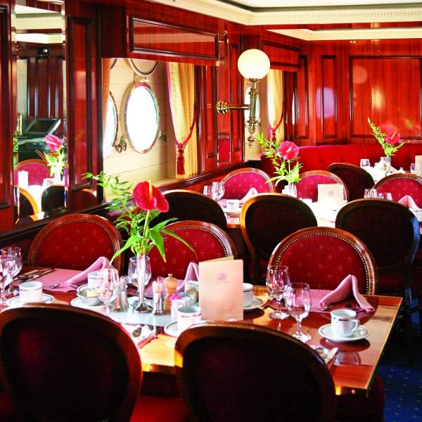 Godetevi il ristorante e i suoi pasti deliziosi