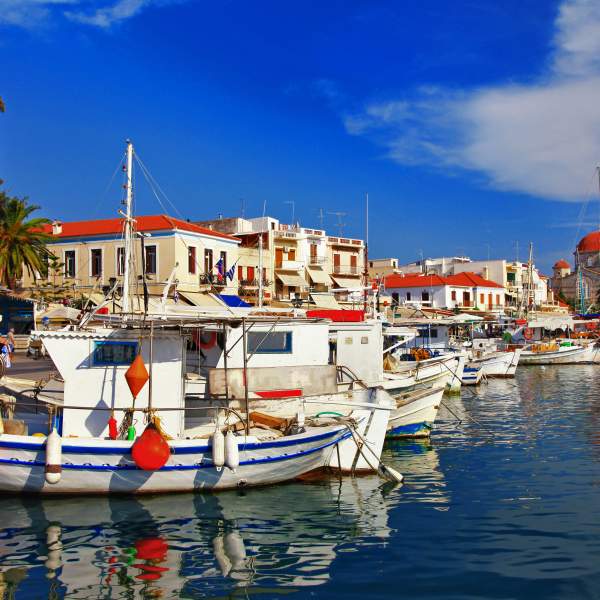 Il vecchio porto d'Egina