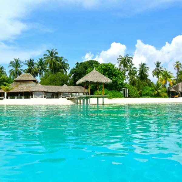 Navigate nelle acque turchesi delle Maldive