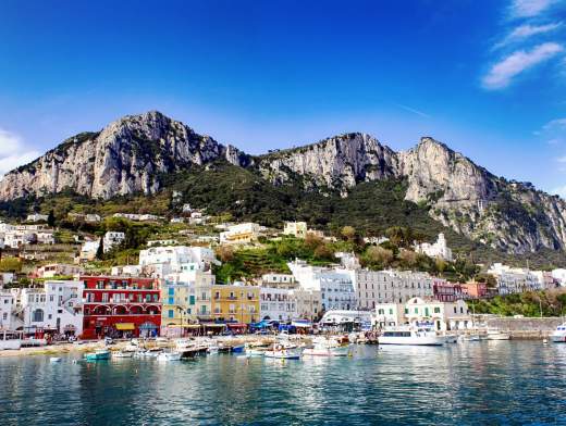 La baia di Napoli a bordo di un catamarano