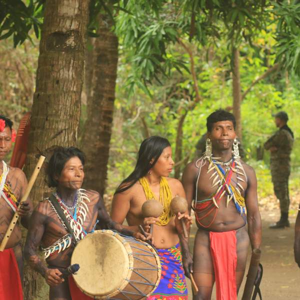 Danzate con la popolazione Embera